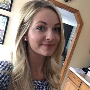 Meet your Posher, Alicia